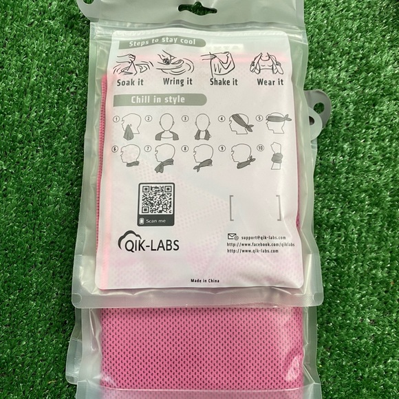 Cooling Towel Duo, 2 Towels for the price of 1, New with Pouch and Snap Hook - Picture 2 of 9